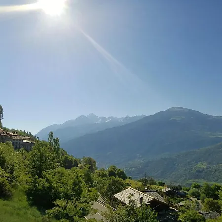 Enchanting Chalet In Gratillon With Mountain View And Sauna * Villeneuve