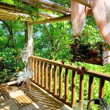 Enchanting In Gratillon With Mountain View And Sauna * Villeneuve