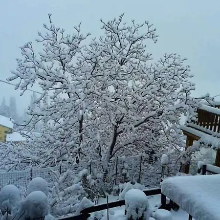 Enchanting In Gratillon With Mountain View And Sauna Alpesi faház Villeneuve