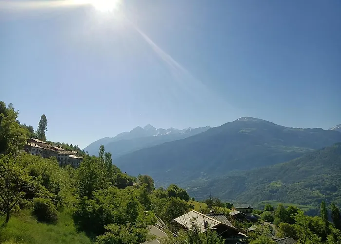 Enchanting In Gratillon With Mountain View And Sauna * 빌레누베