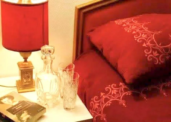 Enchanting In Gratillon With Mountain View And Sauna * 빌레누베