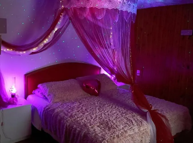 Enchanting In Gratillon With Mountain View And Sauna 샬레 빌레누베