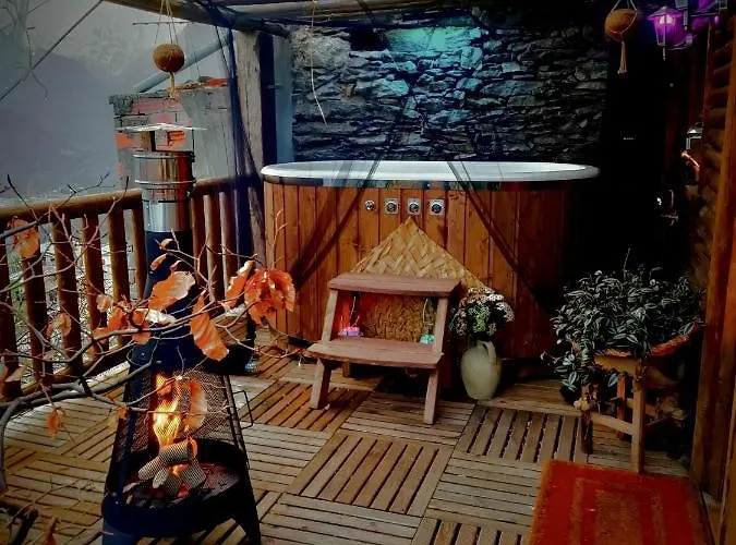 Enchanting In Gratillon With Mountain View And Sauna シャレー ヴィルヌーヴ