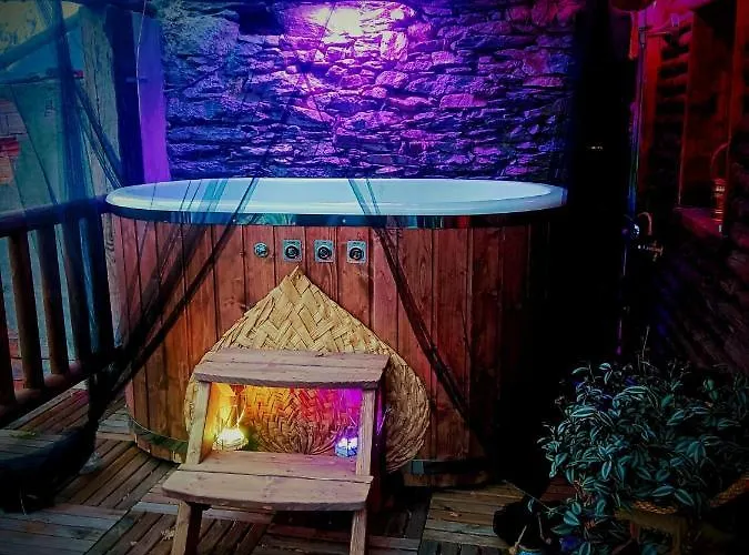 Enchanting In Gratillon With Mountain View And Sauna 샬레