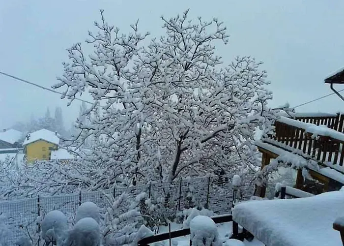 Enchanting In Gratillon With Mountain View And Sauna 샬레 빌레누베